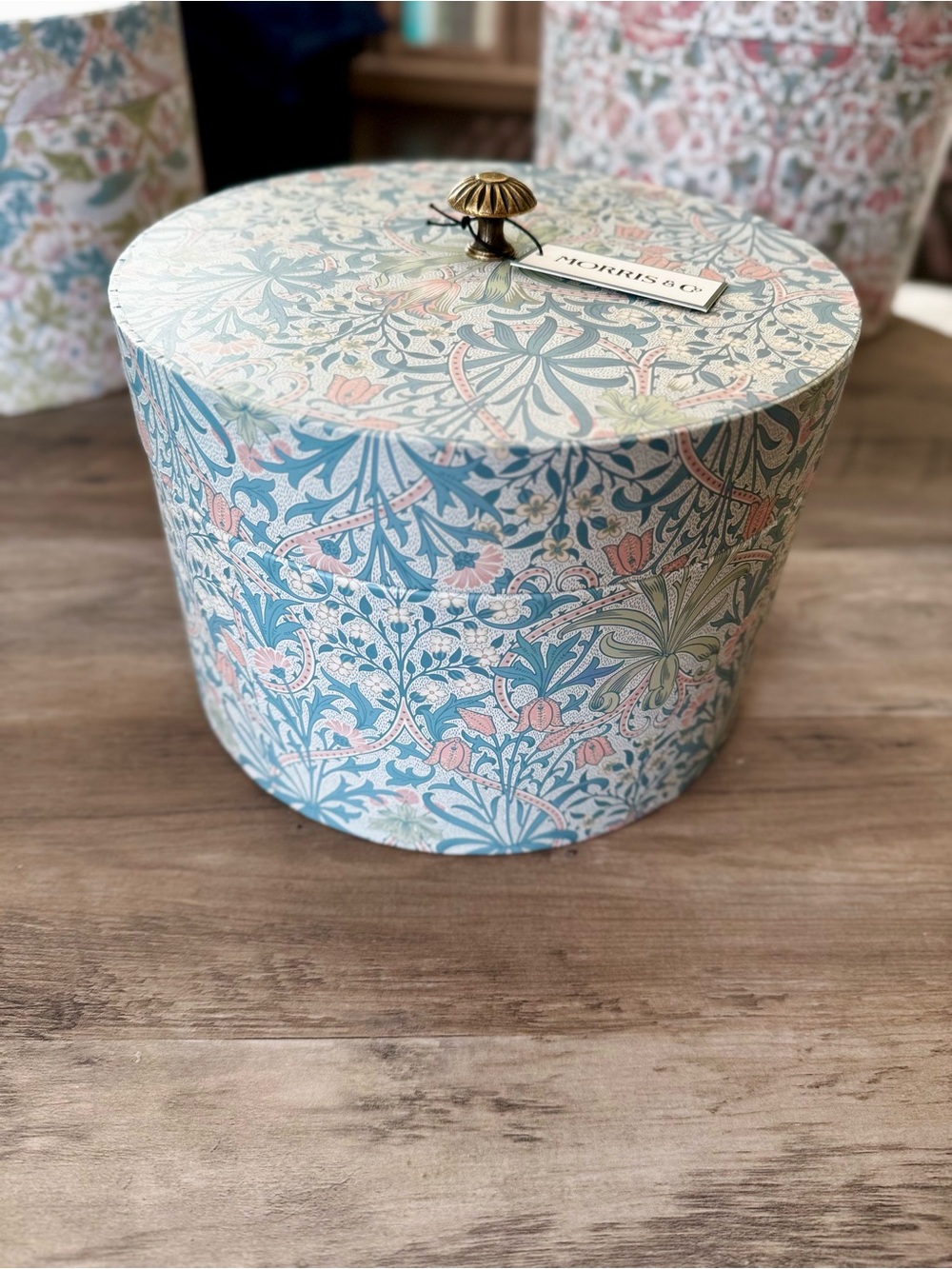 Morris & Co. Woodland Weeds Round Keepsake Gift Box